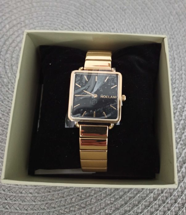 Нов позлатен часовник NOELANI
