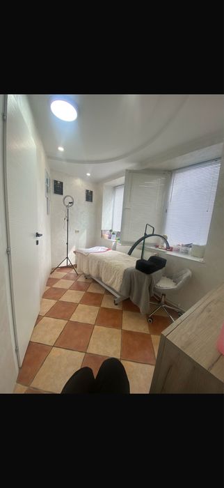 Se inchiriaza post lucru zona Palatul de Justitie,  in salon de infrumusetare