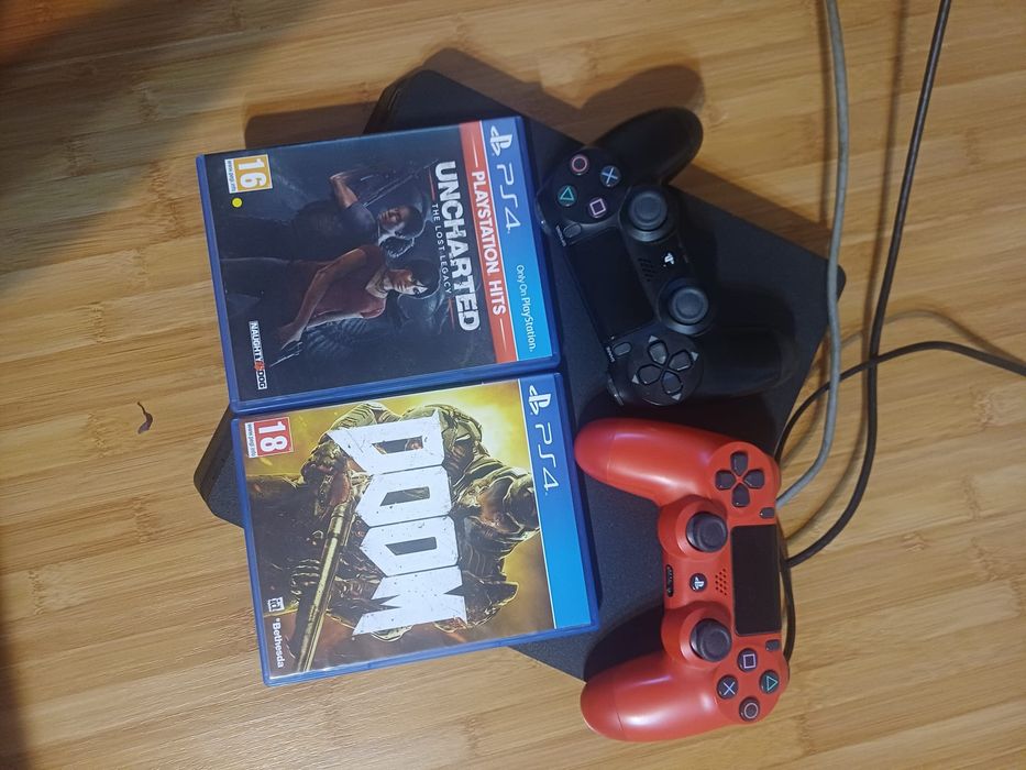 PS4 Slim + 2 Controllere + 2 Jocuri – Stare Foarte Bună