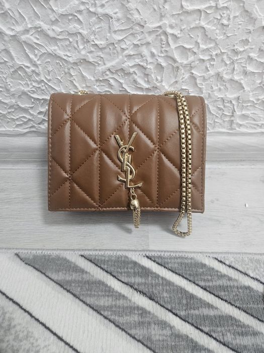 ДАМСКИ кожени чанти Guess,Louis Vuitton i CK