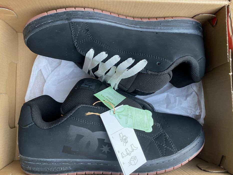 Papuci DC shoes marimea 43 noi