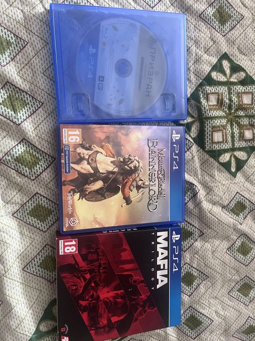 PS4 Slim 1 терабайт 2 джостика