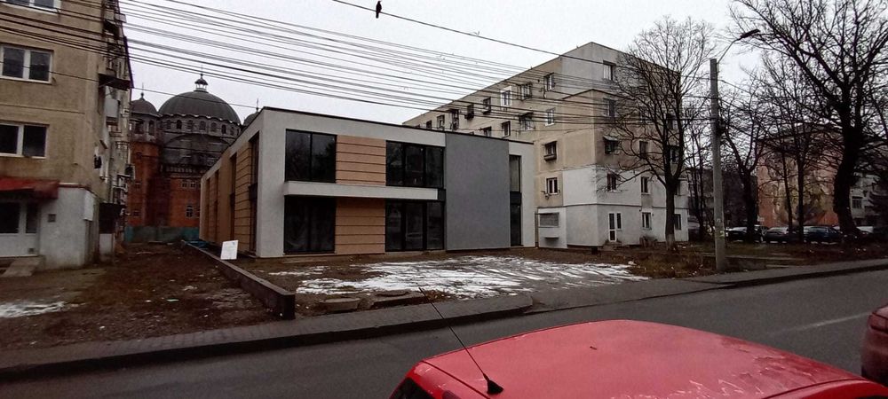 Spatiul comercial 1000 mp de inchiriat  zona Sala Sportului