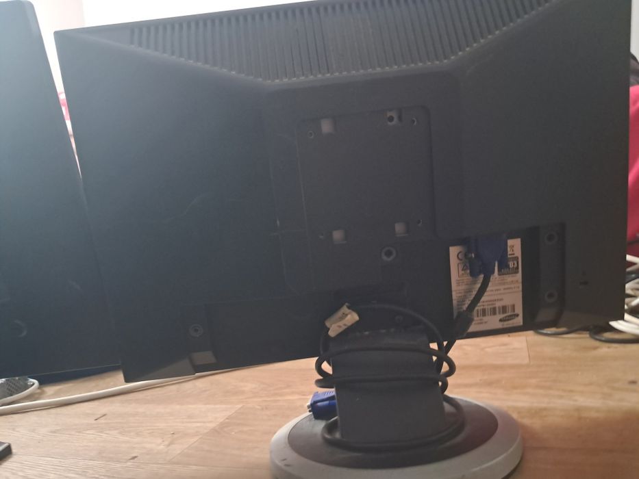 Продам два монитора