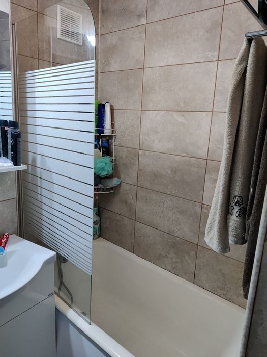 Închiriez garsoniera Cerna, Tractorul