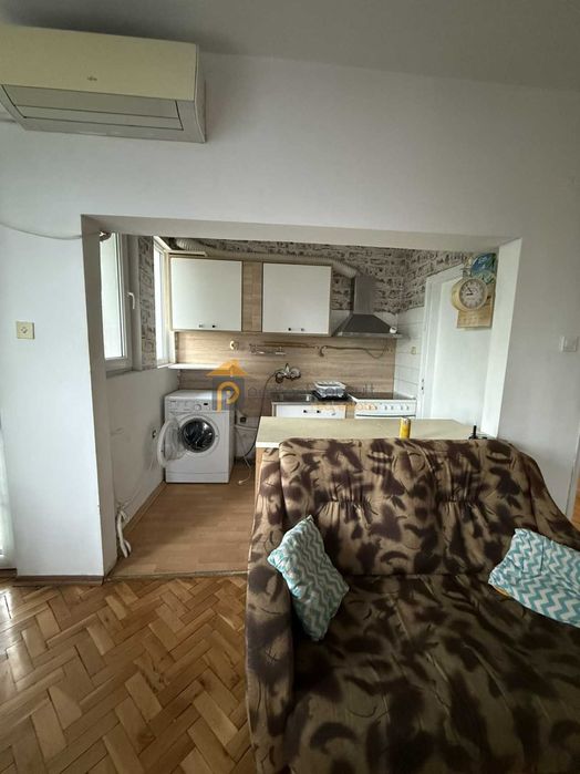 Дава се под наем Тристаен апартамент в Пловдив, Гагарин - 90 кв.м за 448.8 € - Снимка #1