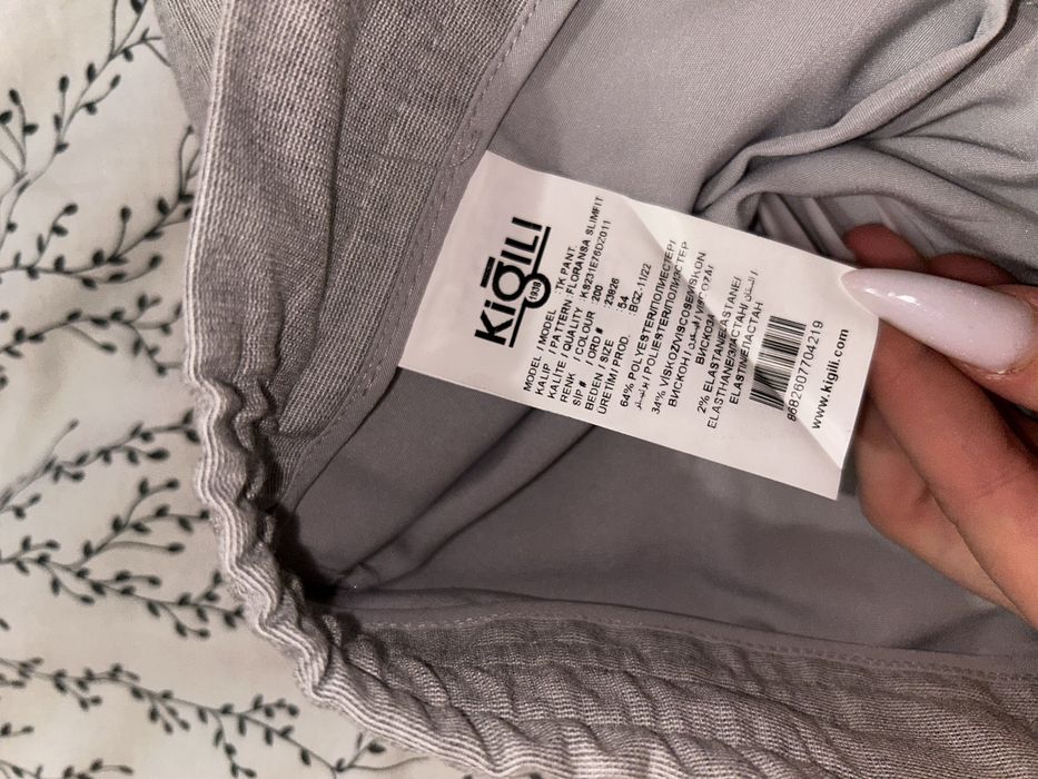 Costum gri ocazii purtat o singura data