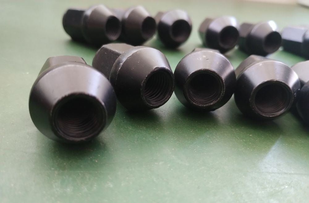 Piulite prezoane Negre  M12 x 1,25 Suzuki Nissan Subaru Lada Niva