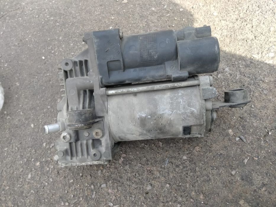 Пневмонасос на Мерседе 121