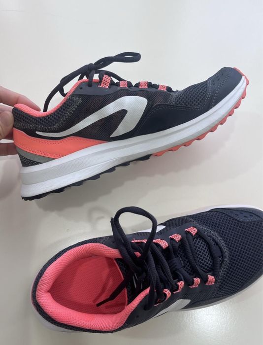 Продам кроссовки