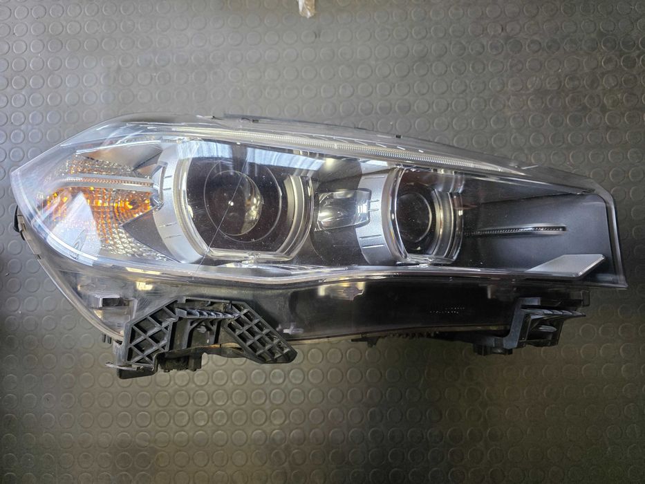 Десен фар за BMW X5 F15 - Оборудван
