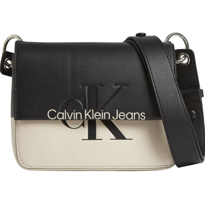 Оригинална Calvin Klein Jeans crossbody чанта | black & white | като нова