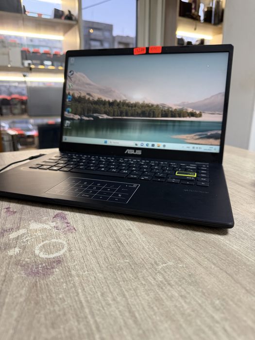 Лаптоп Asus vivobook