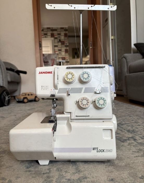 Оверлок Janome 204D