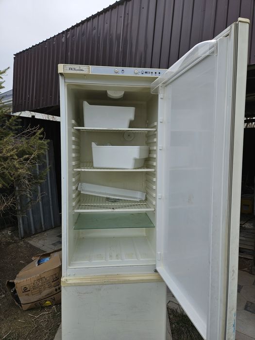 Холодильник в продаже