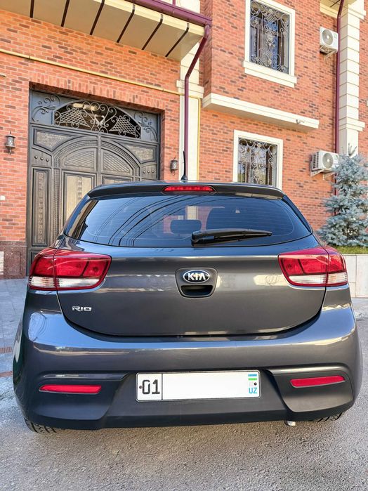 Продается Kia Rio 2018г (71,535 тыс пробег) Цвет Темно-Серый