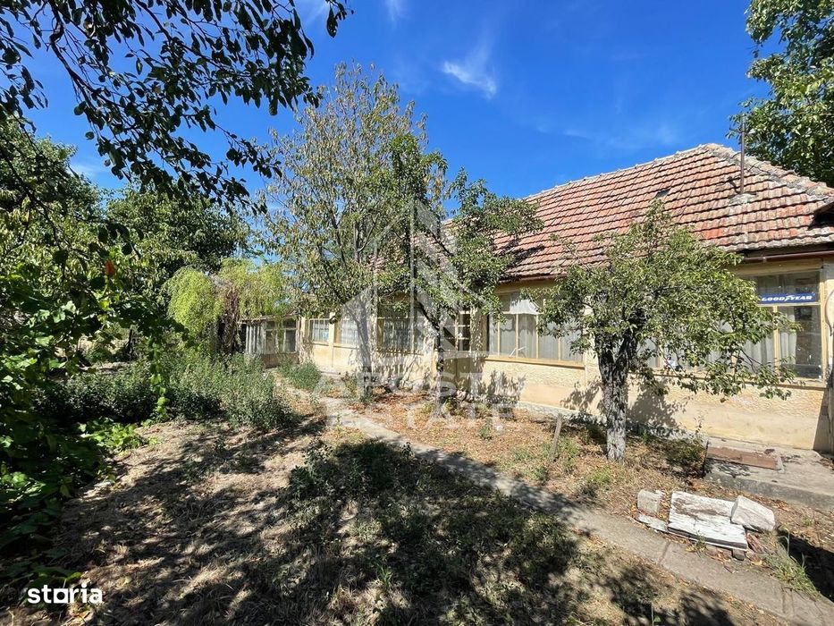 Casa cu teren 3407 mp, la asfalt, Seceani, 26 km de Timisoara.