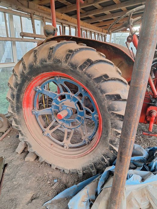 Tractor,remorca ,plug