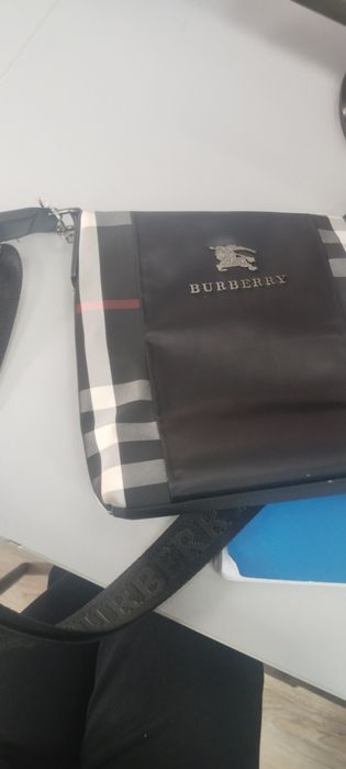 Продам барсетку Burberry
