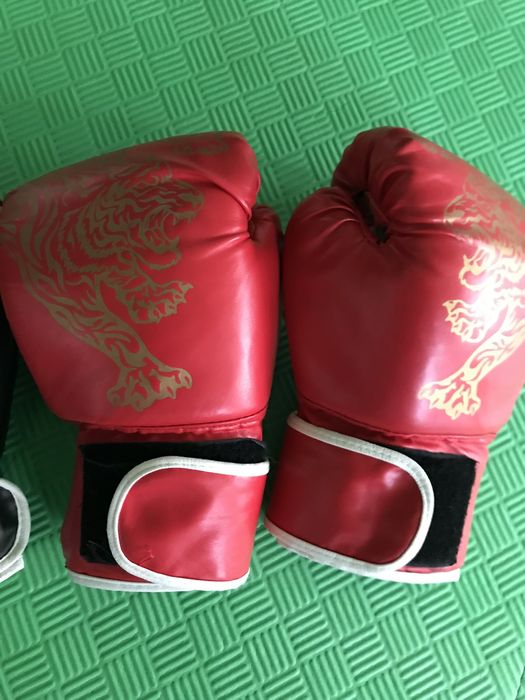 Боксови ръкавици - червени , сини , черни