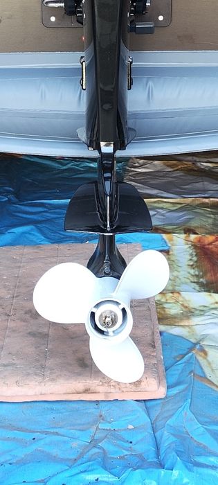 Винт гребной 9-1/4, 12 шаг.