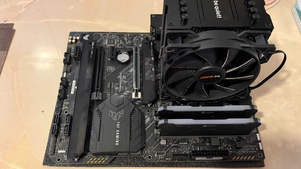 Placa de baza Asus + CPU I9 + Memorii + SSD