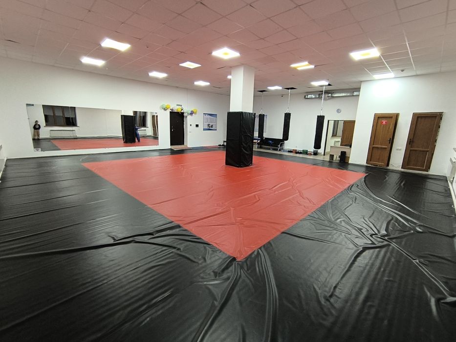 Продаю маты действующего спорт зала