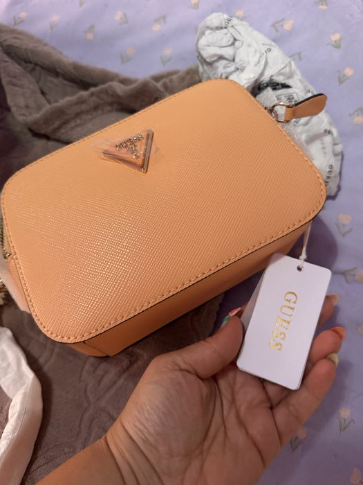 Чанта guess нова с етикети