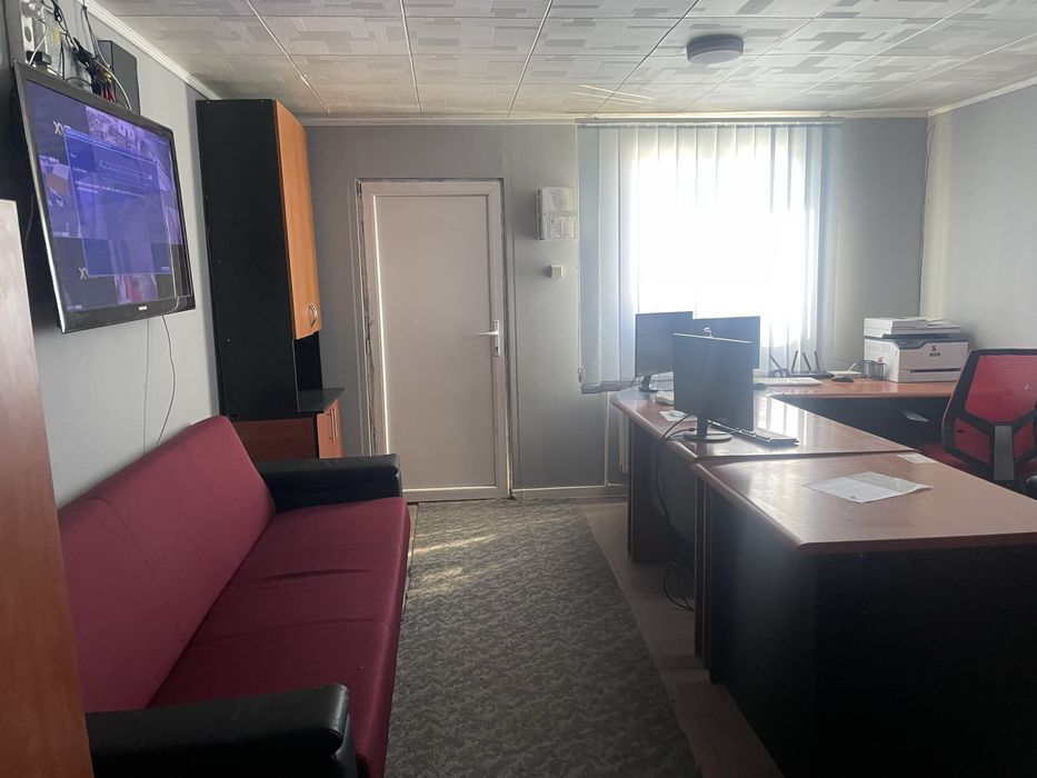 Cladire/garaj/hala plus teren Vanzare/Inchiriere