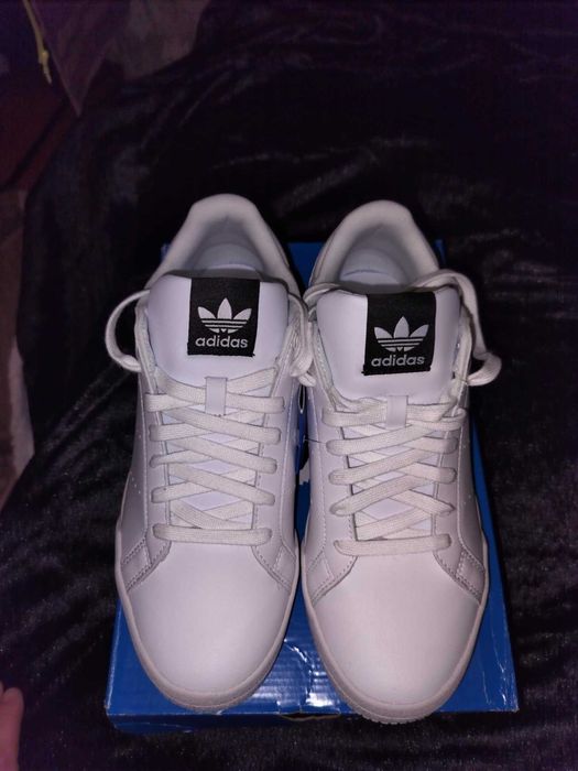 Sneakers Adidas Court Tourino