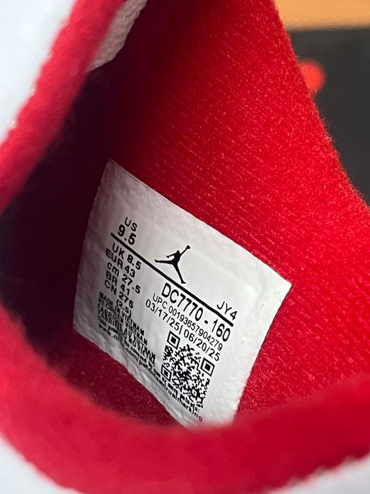 Jordan 4 mărimea 43