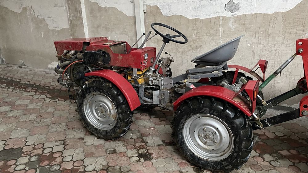 Продам мин трактор