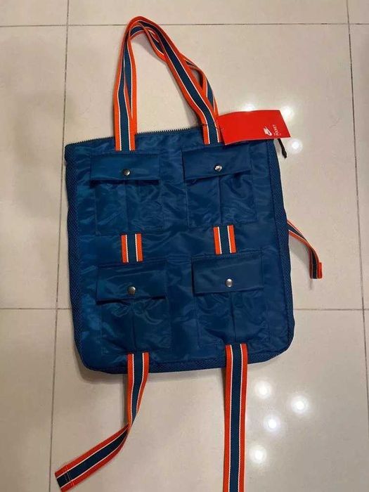 Nike Air Max Satin Zippered Tote / чанта за лаптоп