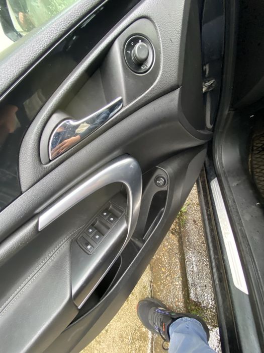 Опел инсигния може и на части 2010 г.