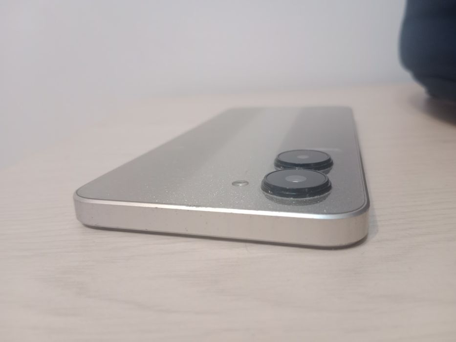 Продам телефон Realme C33