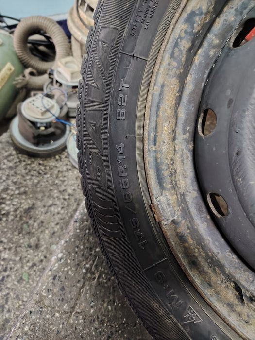 Гуми с джанти 14цола от пежо