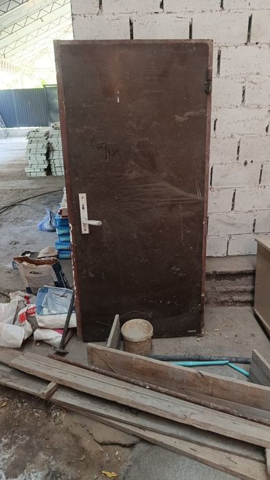 Дверь входная железная