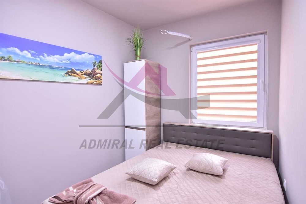 Дава се под наем Тристаен апартамент в Варна, Център - 80 кв.м за 1100 € - Снимка #2