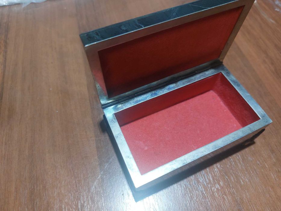 Шкатулка из камня