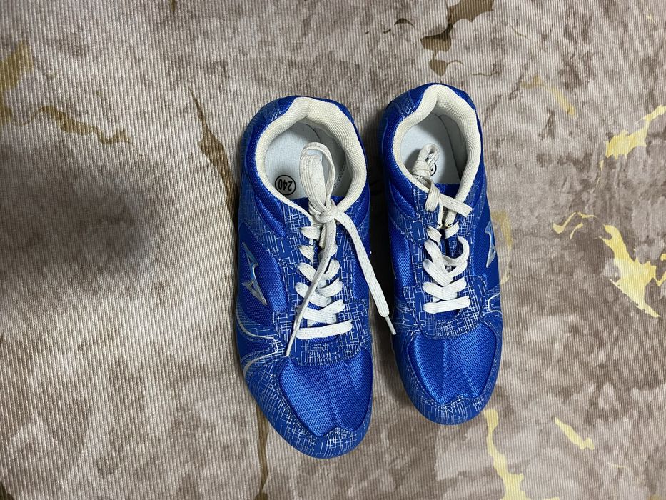 Продам шиповки