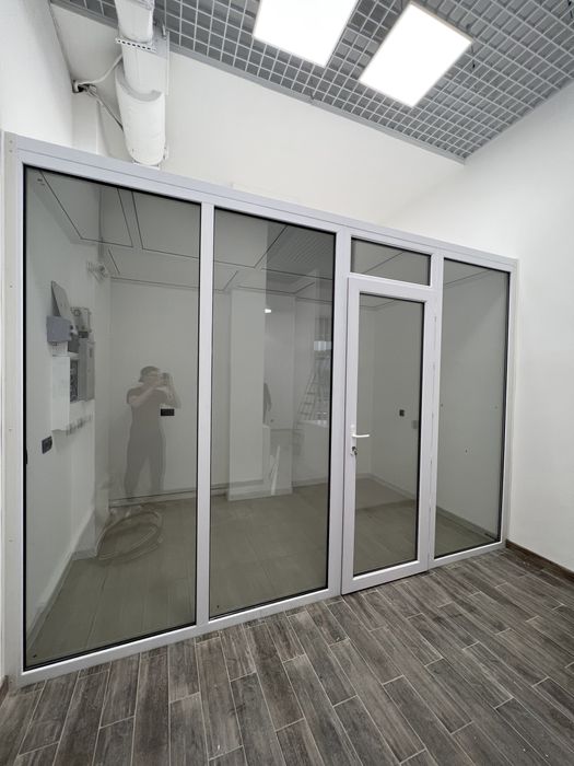 Пластиковые перегородки двери окна балконы