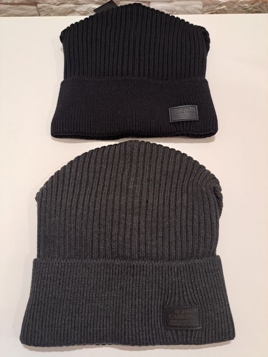 Продадим шапки новые