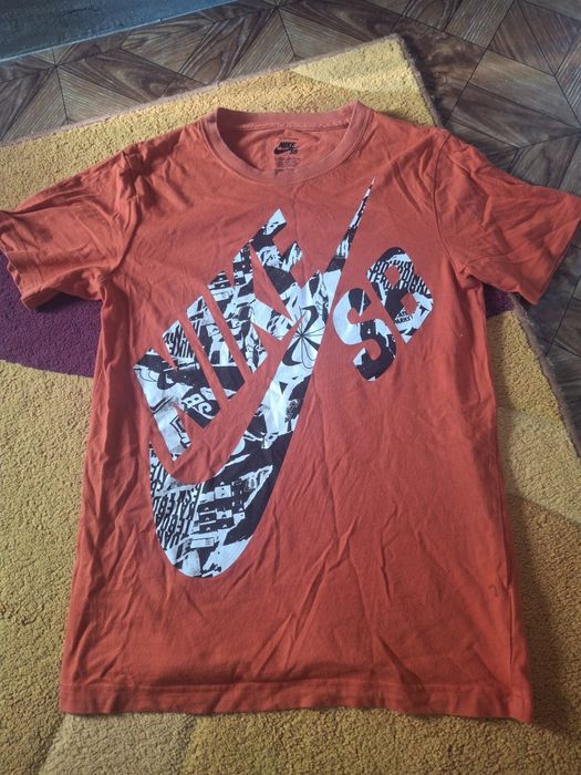 Tricou Nike Rosu