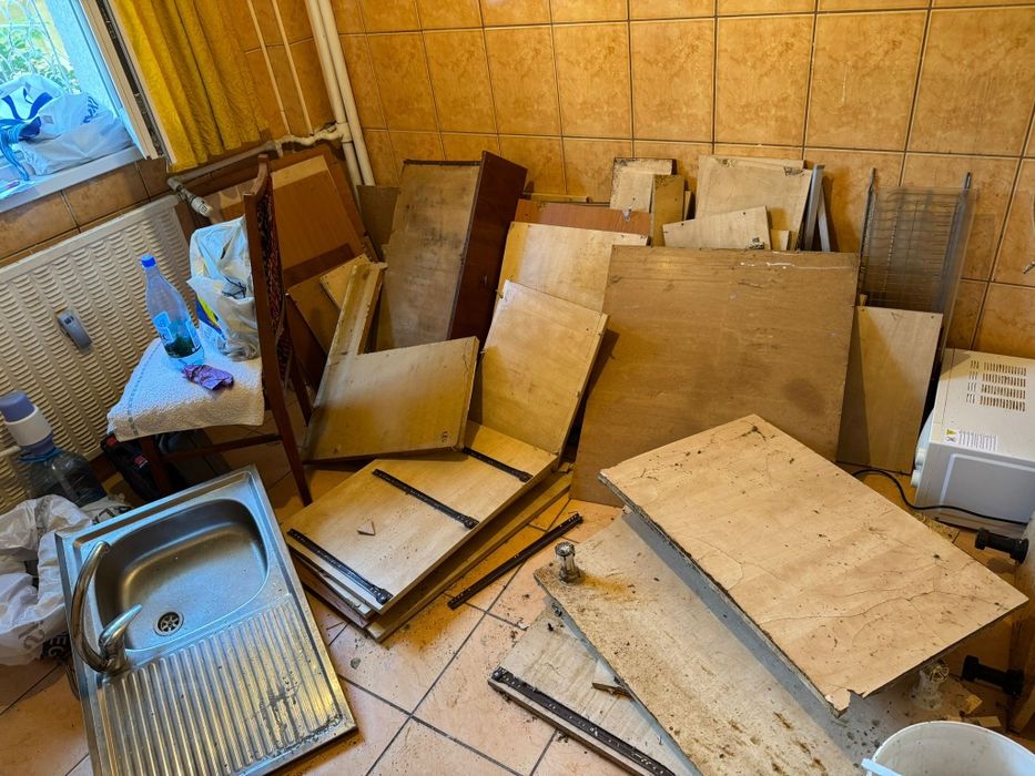 Debarasare apartament mobila paturi Canapele moloz