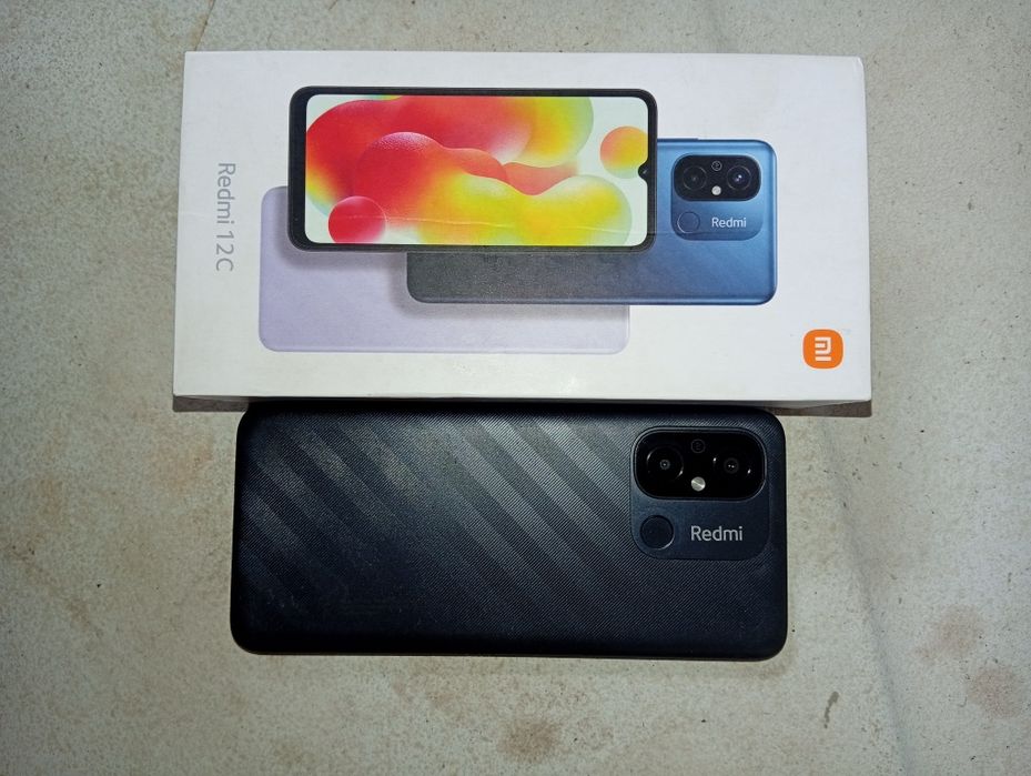 Продается смартфон Redmi 12c в хорошем состоянии