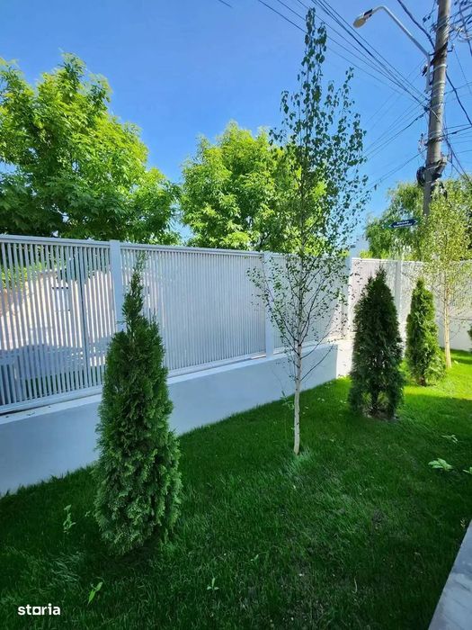 De Vânzare Casa Sisești 2 Cocosi!!