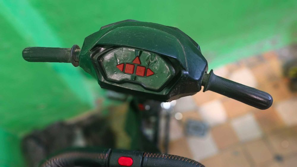 Трёхколёсный велосипед /коляска