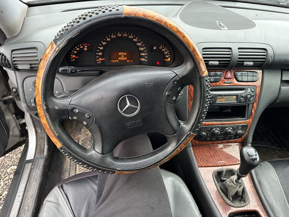 Мерцедес W203 2.2 дизел 2004 Г 116 кс ръчка 6 ск само на части