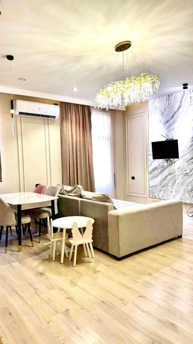 Новостройке продается квартира ор-р улица Иззат-58  3/2/8  86м2