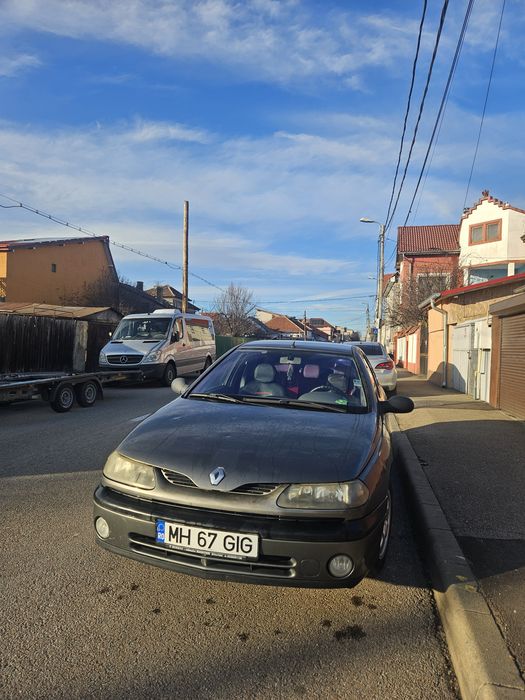 Vând Renault Laguna